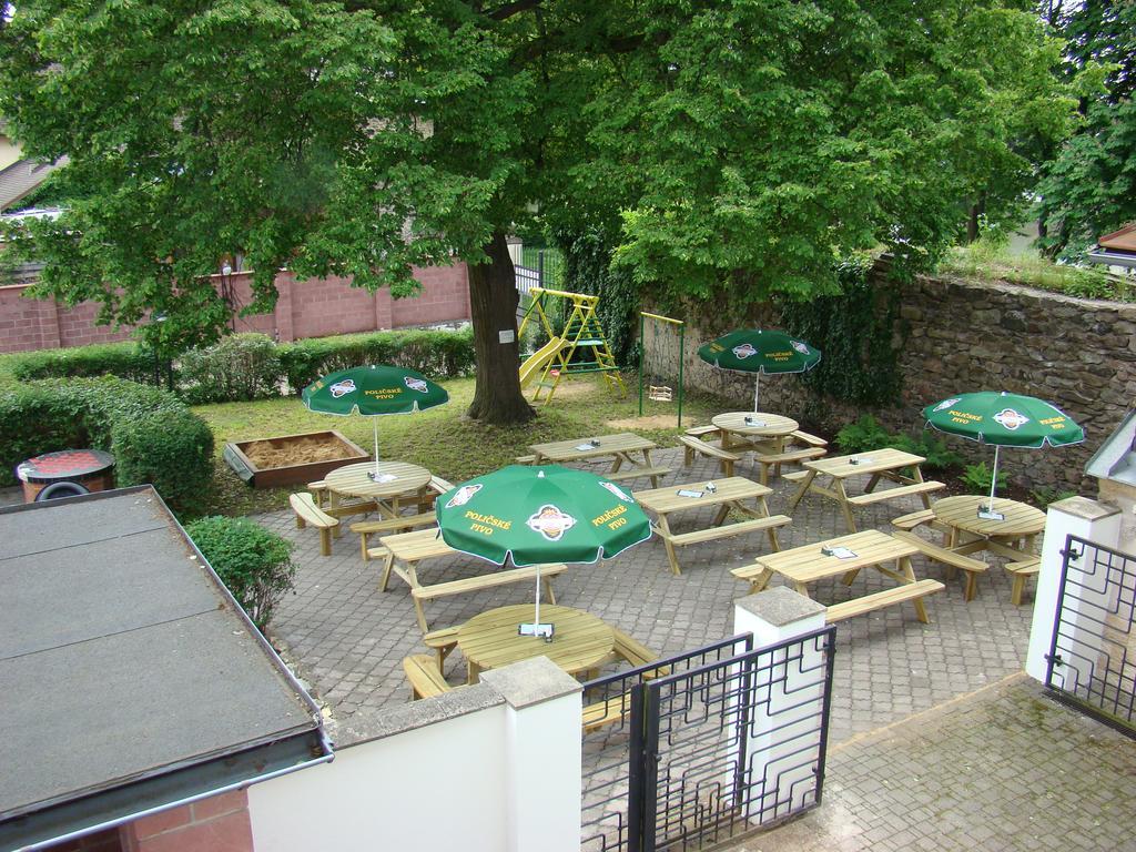 Hotel Pivovar Polička エクステリア 写真